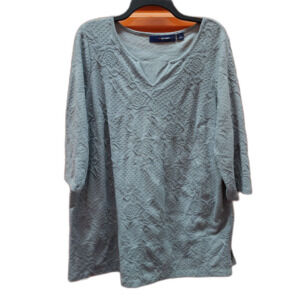 Denim 24/7 Plus Size 2X (18/20) Gray Embossed Floral Knit V-Neck Top
